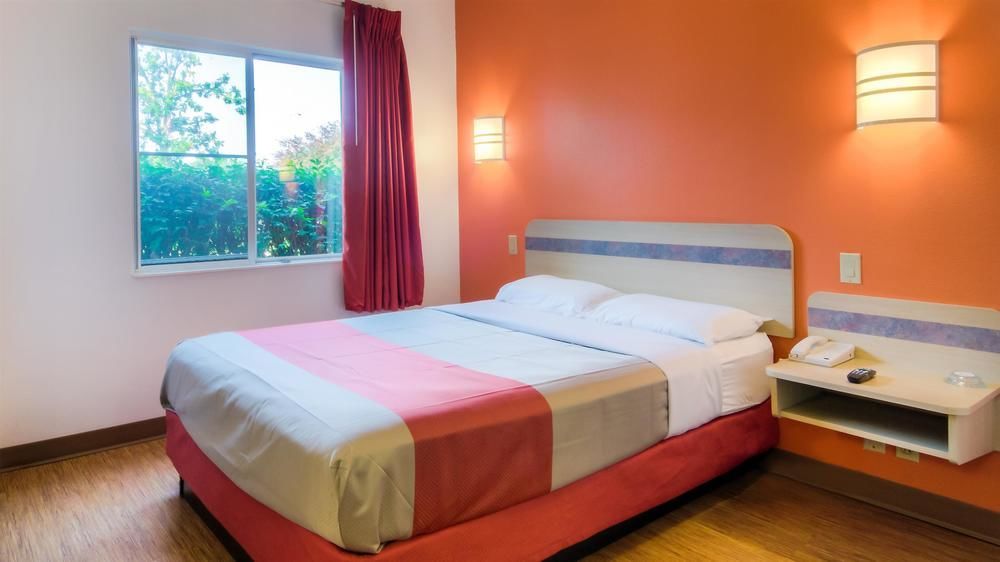 Motel 6 Kansas City, Mo - Airport Ngoại thất bức ảnh