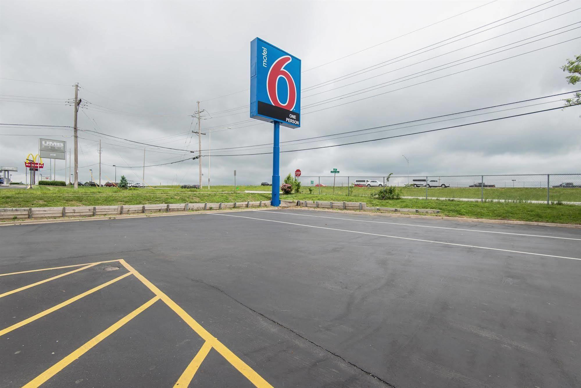 Motel 6 Kansas City, Mo - Airport Ngoại thất bức ảnh