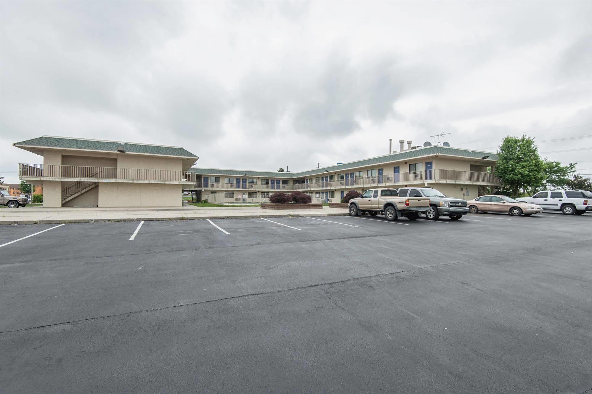 Motel 6 Kansas City, Mo - Airport Ngoại thất bức ảnh
