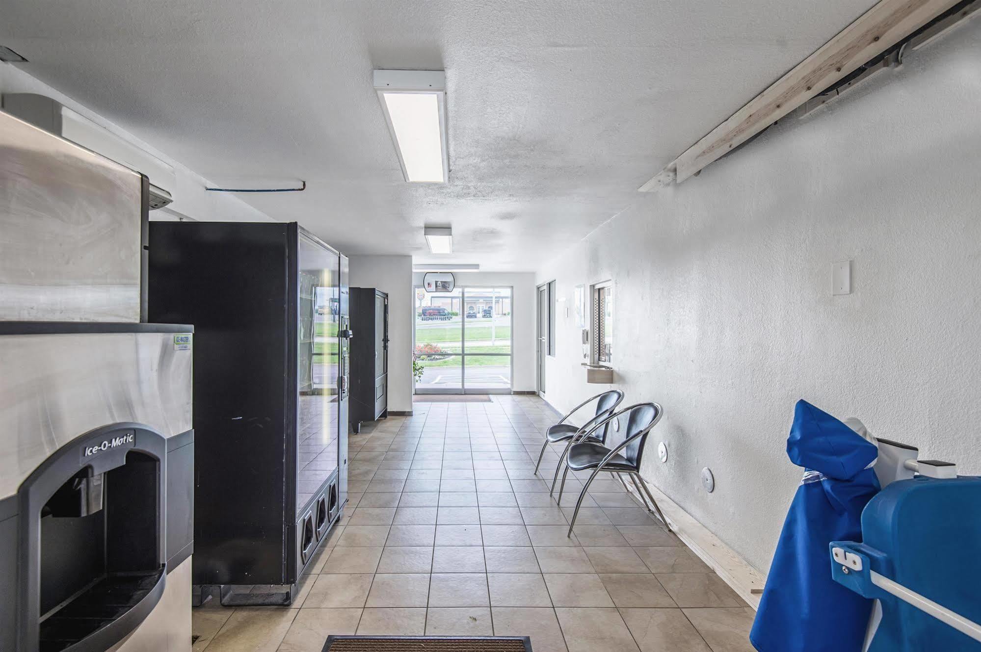 Motel 6 Kansas City, Mo - Airport Ngoại thất bức ảnh