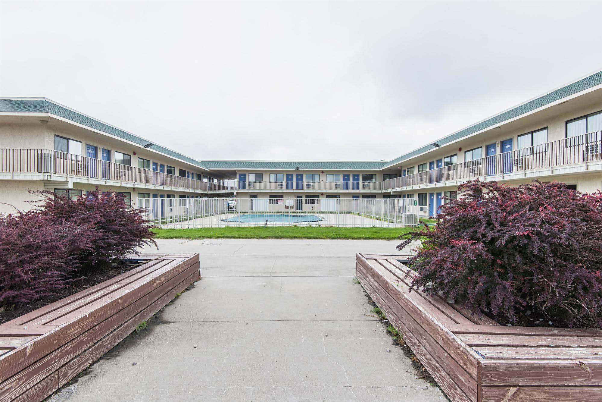 Motel 6 Kansas City, Mo - Airport Ngoại thất bức ảnh