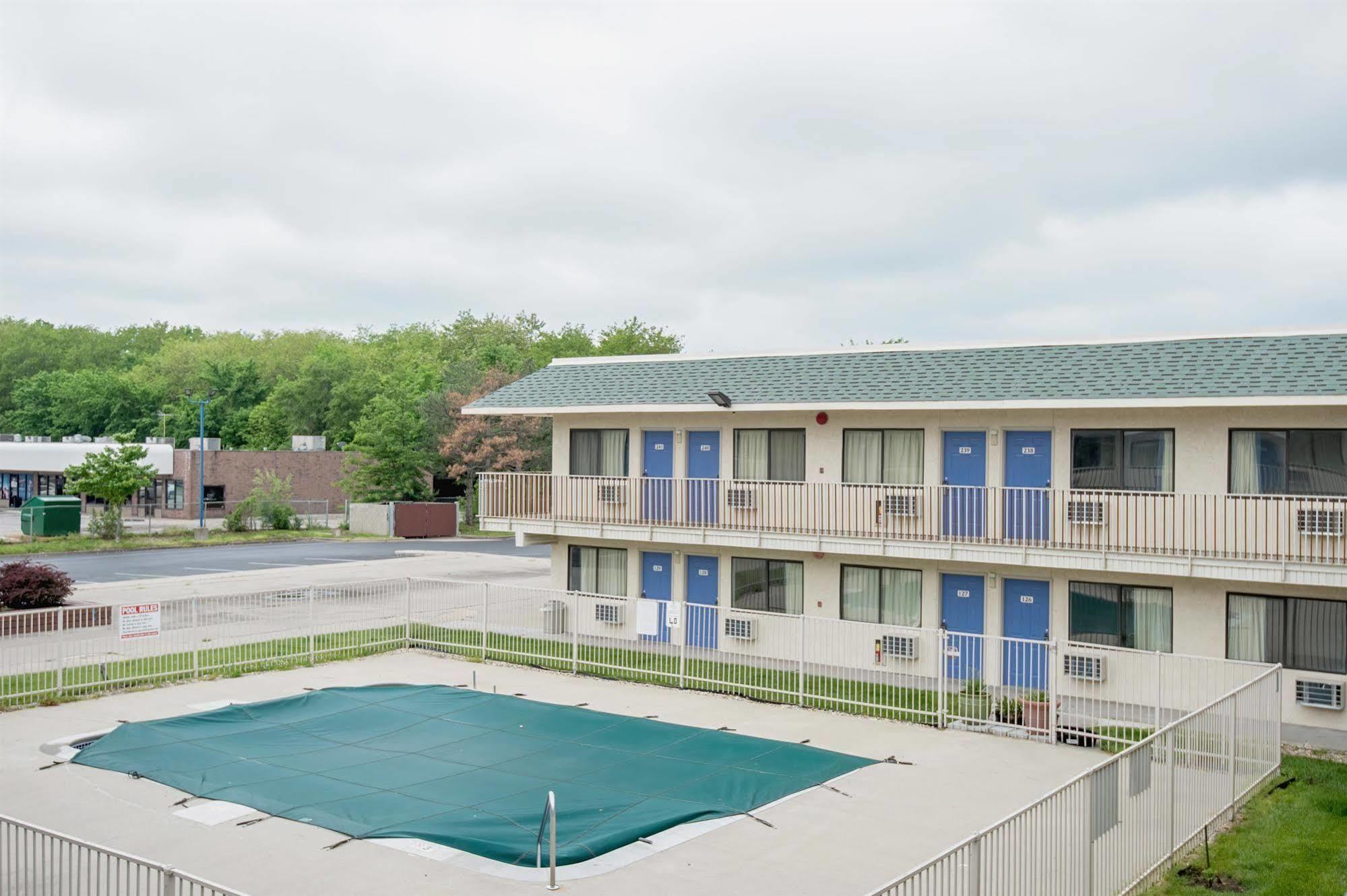 Motel 6 Kansas City, Mo - Airport Ngoại thất bức ảnh