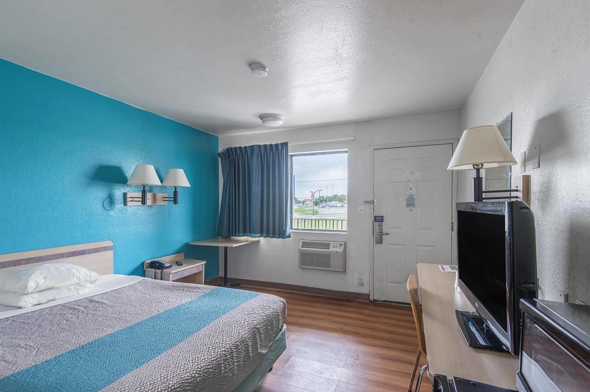 Motel 6 Kansas City, Mo - Airport Ngoại thất bức ảnh