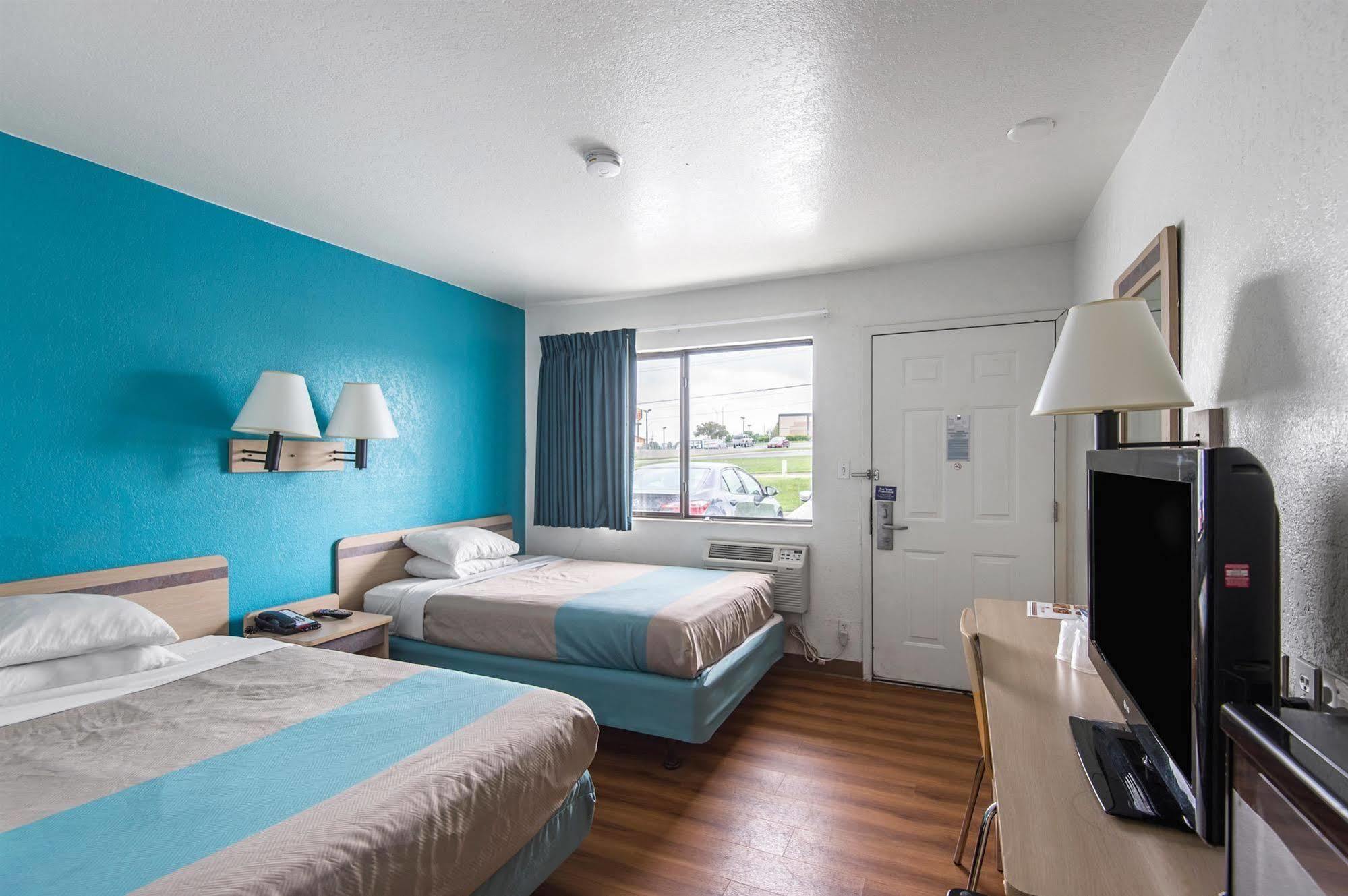 Motel 6 Kansas City, Mo - Airport Ngoại thất bức ảnh